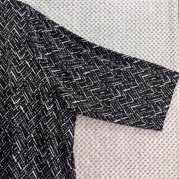 Catherines Top Womens 3X Black White Liquid Knit Stretch V-Neck Half Sleeve - Picture 6 of 13